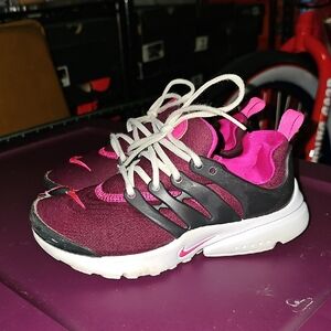 Nike Presto Kids Sneakers - Black and Purple In Boys Size 1y